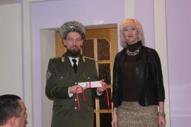 Вручение удостоверений и регалий дружинникам-казакам прошло в правительстве ЕАО в декабре (5)