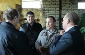 Александр Левинталь посетил агропредприятия Смидовичского района (3)
