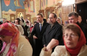 Александр Левинталь посетил пасхальное богослужение (7)