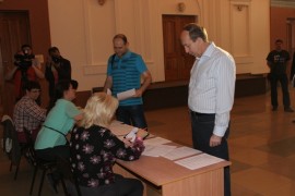 Губернатор Александр Левинталь принял участие в голосовании (2)