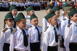 Плац-парад школьников прошел в Биробиджане (18)
