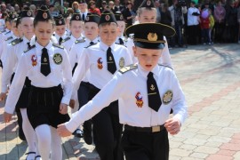 СОБЫТИЕ - Плац-парад школьников прошел в Биробиджане (46)