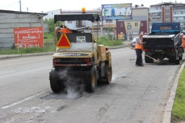 Ямочный ремонт возобновился в Биробиджане после продолжительных дождей (20)