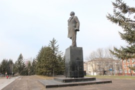 Вандалы повредили  QR-код возле памятника В.И. Ленину (8)