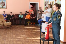 Пожарной безопасности обучили инспекторы МЧС России по ЕАО персонал специализированного дома ребенка (1)