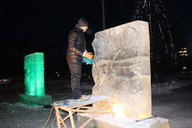 konkurs-ledovyih-skulptur-prodolzhaetsya-do-podnego-vechera-22