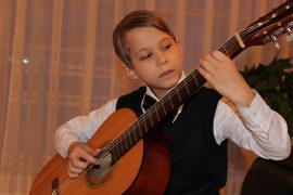 uchastnikami-mezhdunarodnogo-gitarnogo-festivalya-stali-uchashhiesya-dmsh-5
