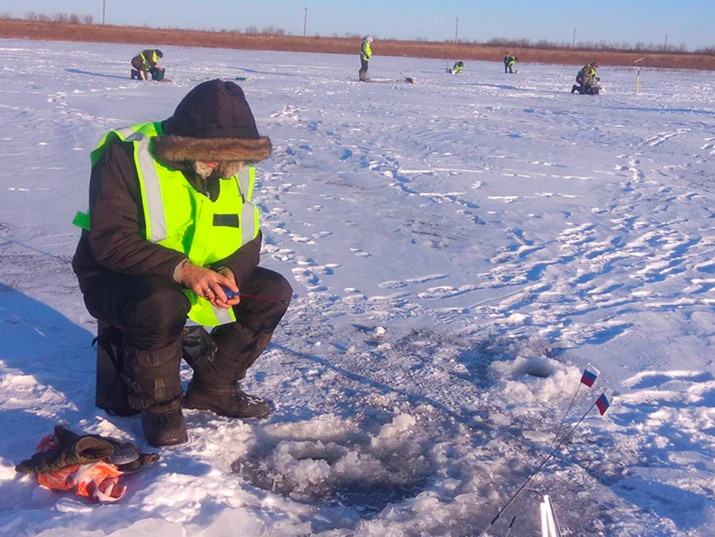 зимняя рыбалка на мормышку по первому льду в ноябре