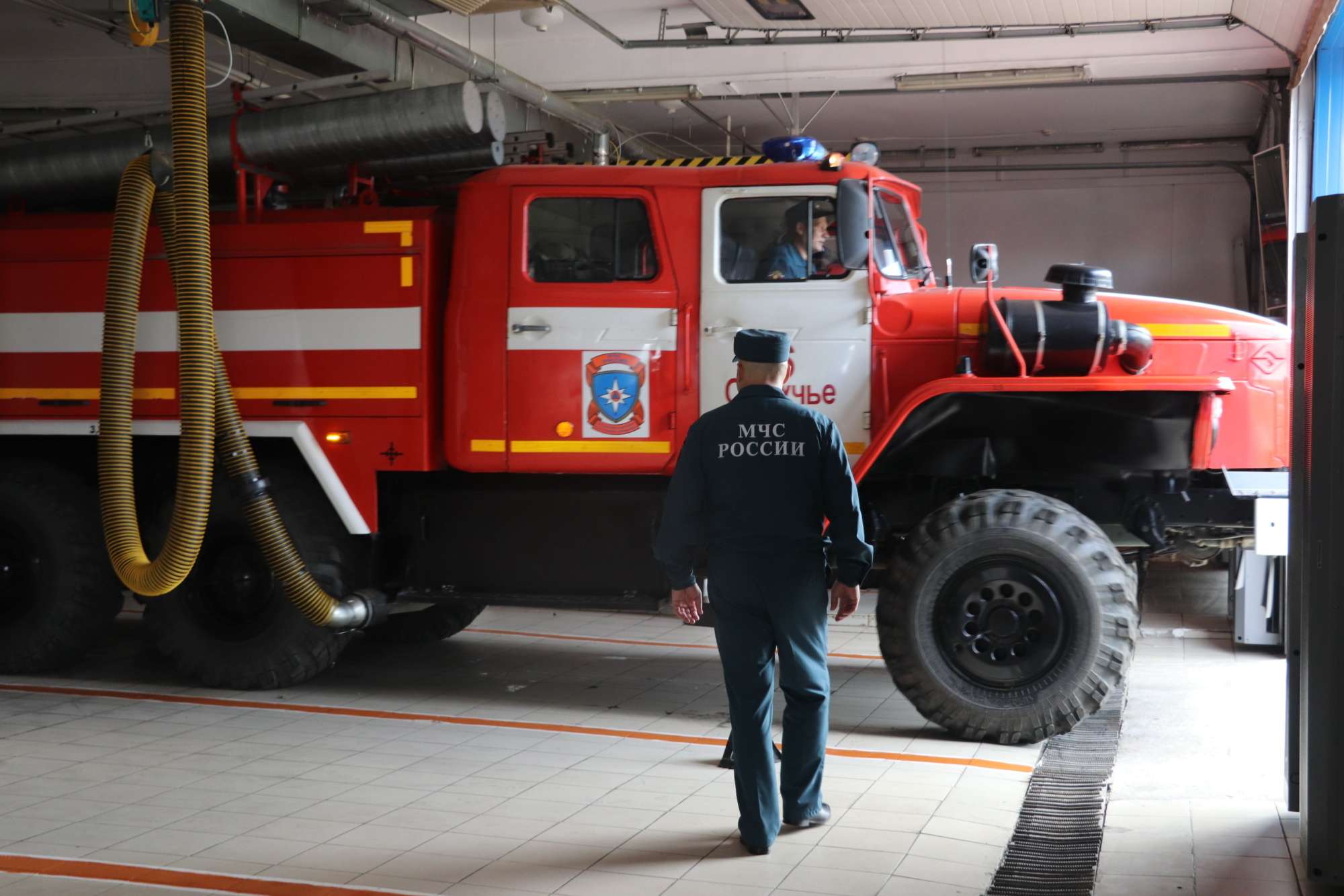 Возможный поджог гаража расследуют пожарные в Биробиджане | 02.03.2022 |  Биробиджан - БезФормата