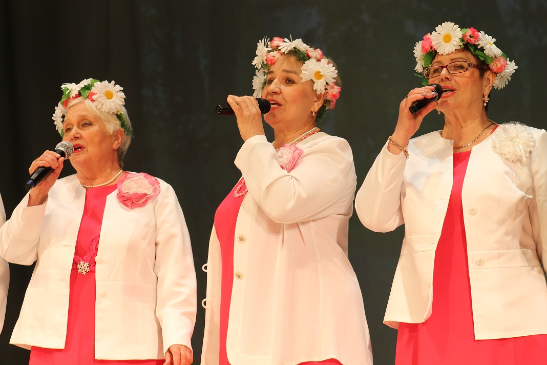 Поздравляем народный ансамбль песни и танца «Зарянка» с юбилеем!