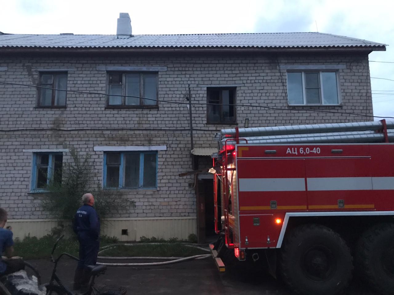 Десять человек эвакуировали из-за пожара в многоквартирном доме Смидовичского района ЕАО