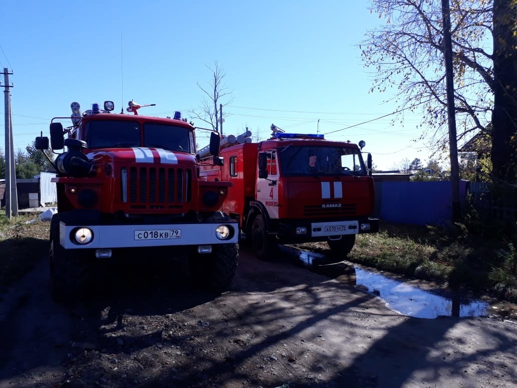 Восемь человек были эвакуированы при пожаре в п. Лондоко-завод ЕАО