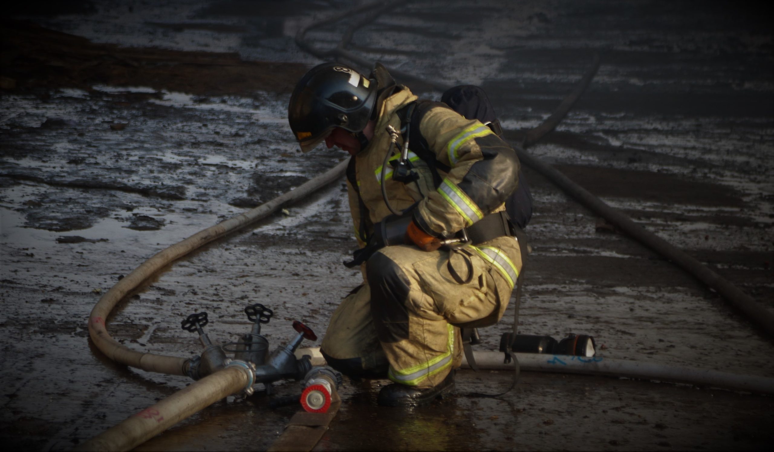 Причину возгорания бани в Октябрьском районе выясняют спасатели ЕАО