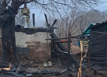 Причину возгорания в Октябрьском районе ЕАО выясняют спасатели ЕАО