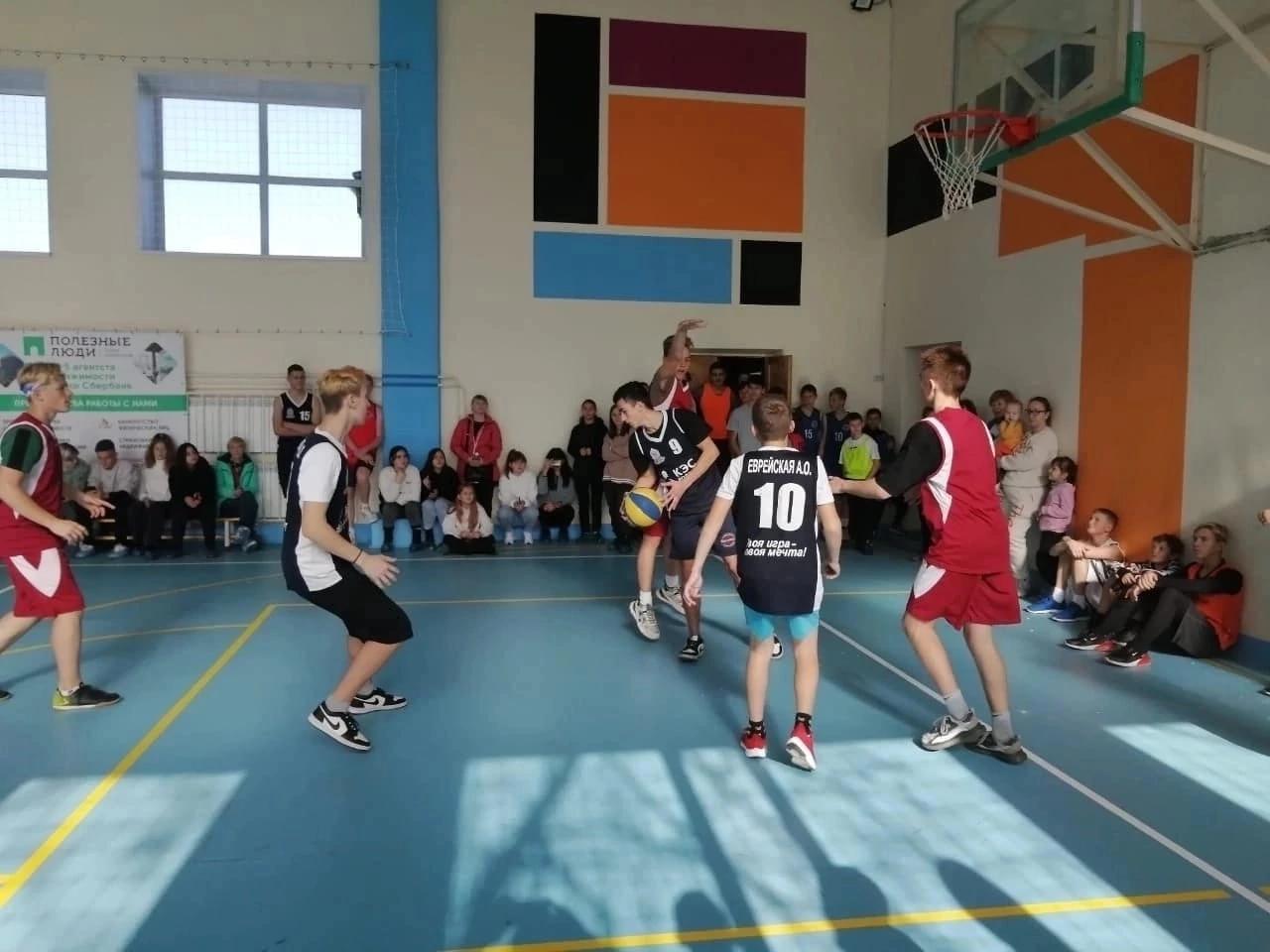 35 команд собрали первые соревнования по стритболу на кубок главы Смидовичского района ЕАО