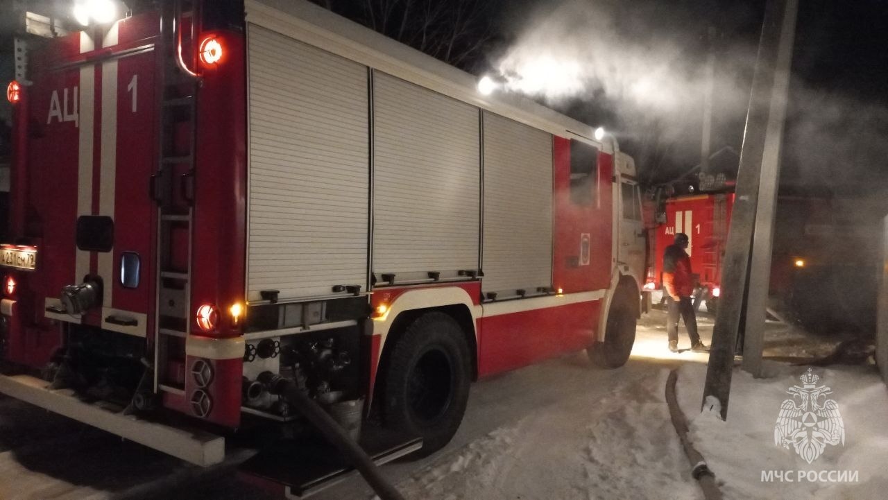 Баня полностью выгорела в одном из частных домов Биробиджана | 24.01.2023 |  Биробиджан - БезФормата