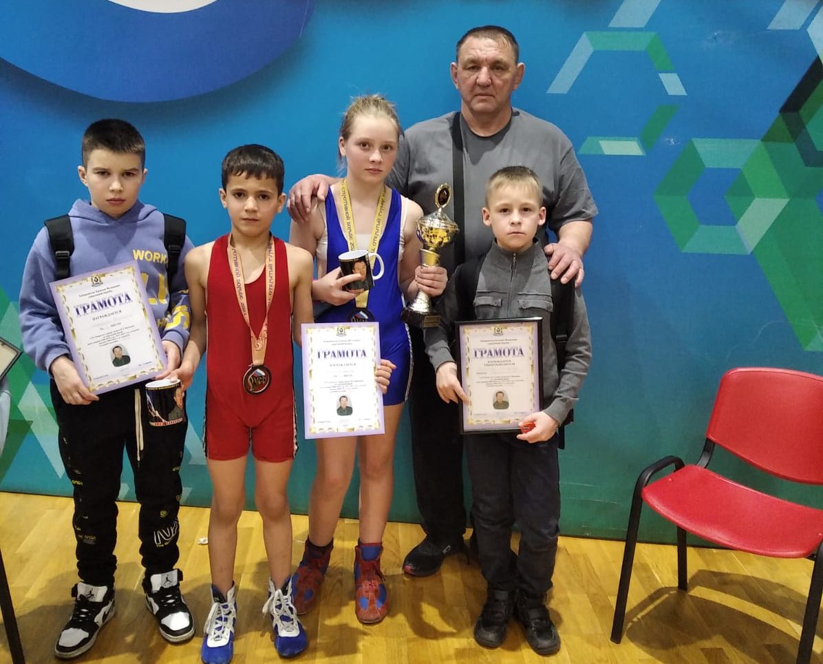 Борцы из Биробиджанского района вернулись с медалями с Дальневосточного фестиваля спорта в Хабаровске