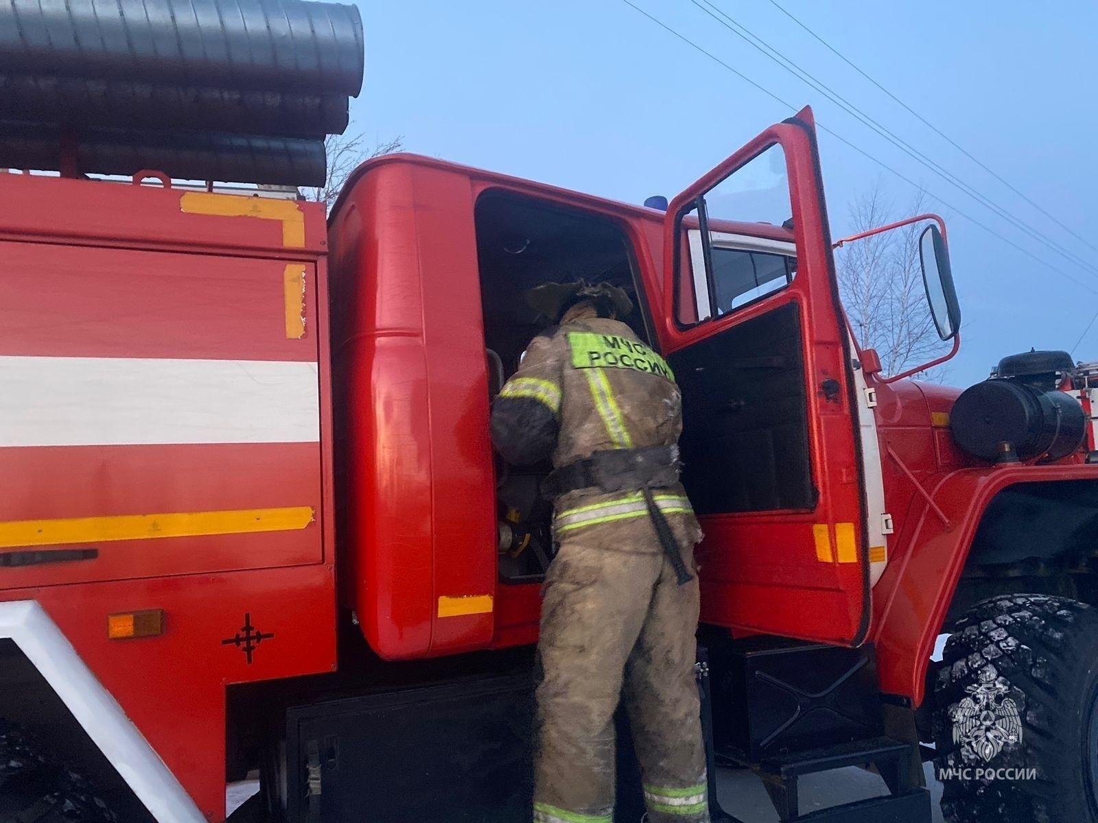 Причину возгорания нежилого дома и веранды выясняют в Смидовичском районе  ЕАО | РИА Биробиджан