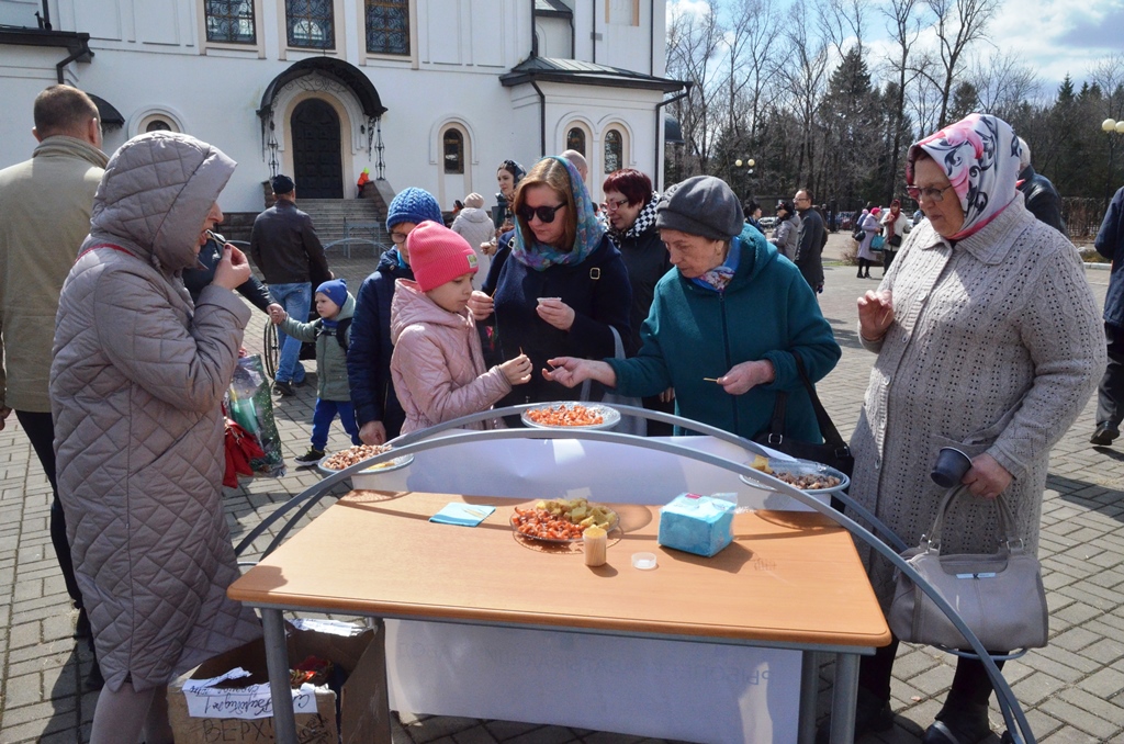 Стол на красную горку