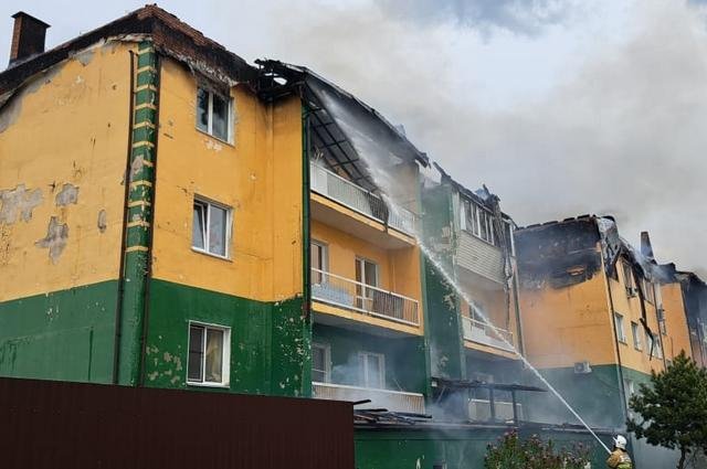 Шесть квартир многоквартирного дома сгорели в одном из сёл Хабаровского края