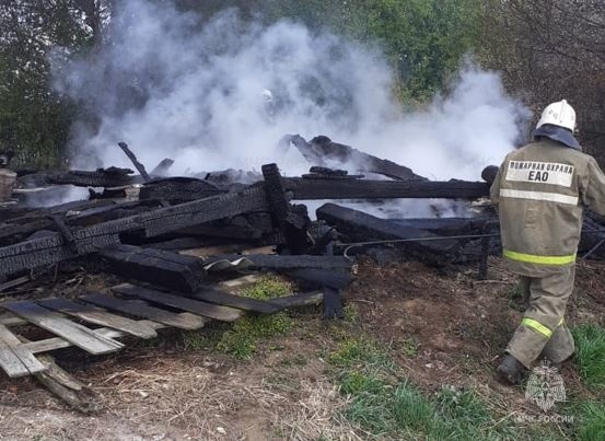 Из-за неисправной печи полностью сгорел дом в Смидовичском районе ЕАО