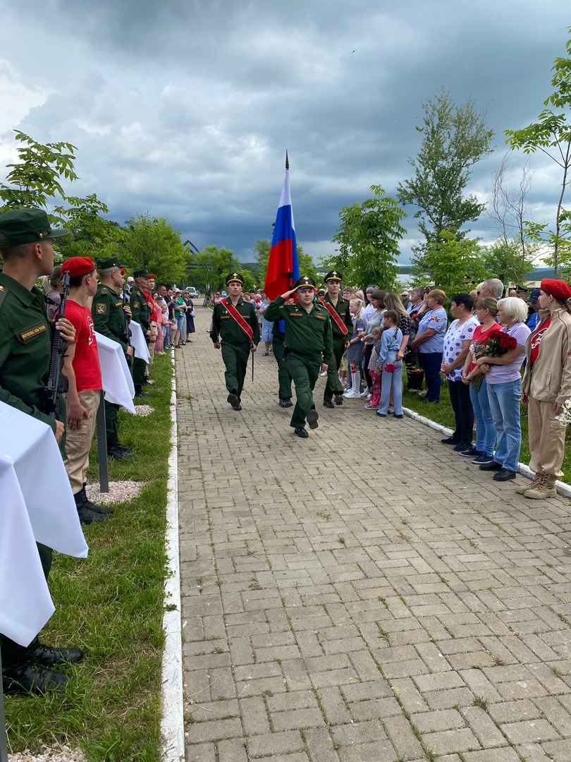 Пилоны землякам, погибшим во время СВО, открыли в с. Бабстово ЕАО |  13.06.2023 | Биробиджан - БезФормата