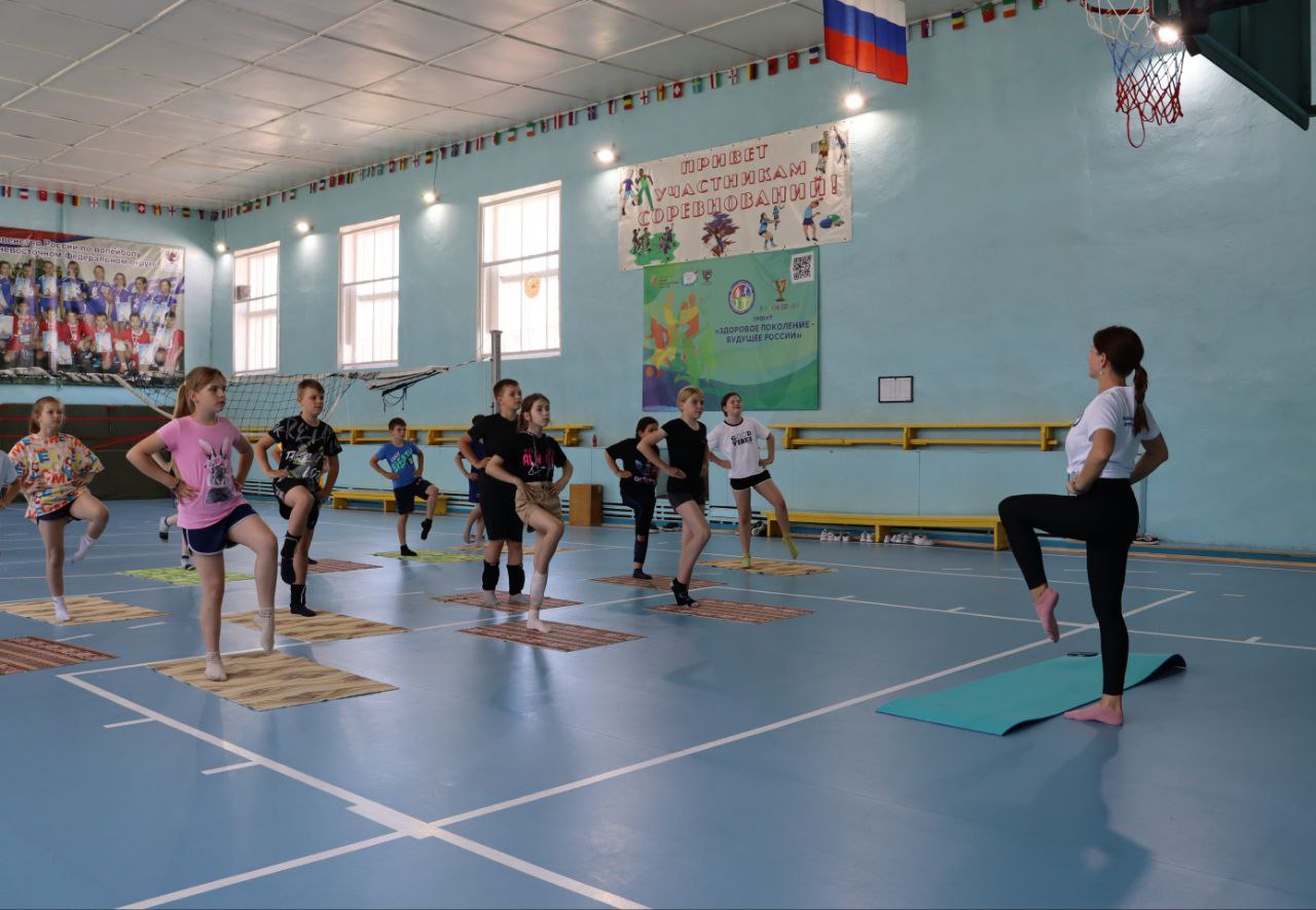 Любителей здорового образа жизни собрал тренинг по йоге в г. Облучье ЕАО |  РИА Биробиджан