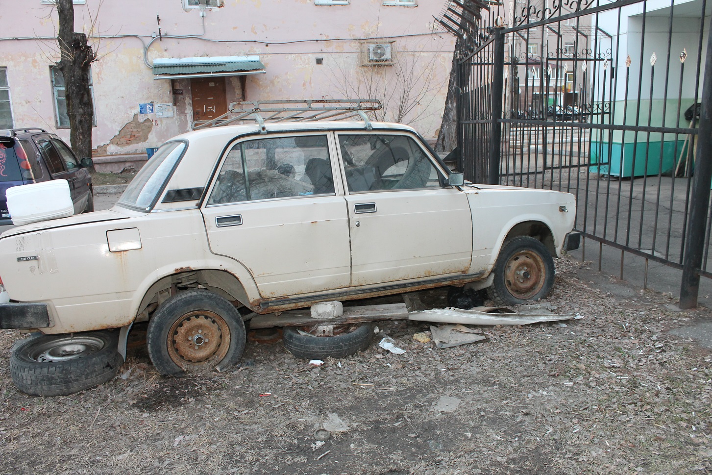 Хмуриться не надо, LADA: как добиться эвакуации автомобиля в ЕАО? | РИА  Биробиджан