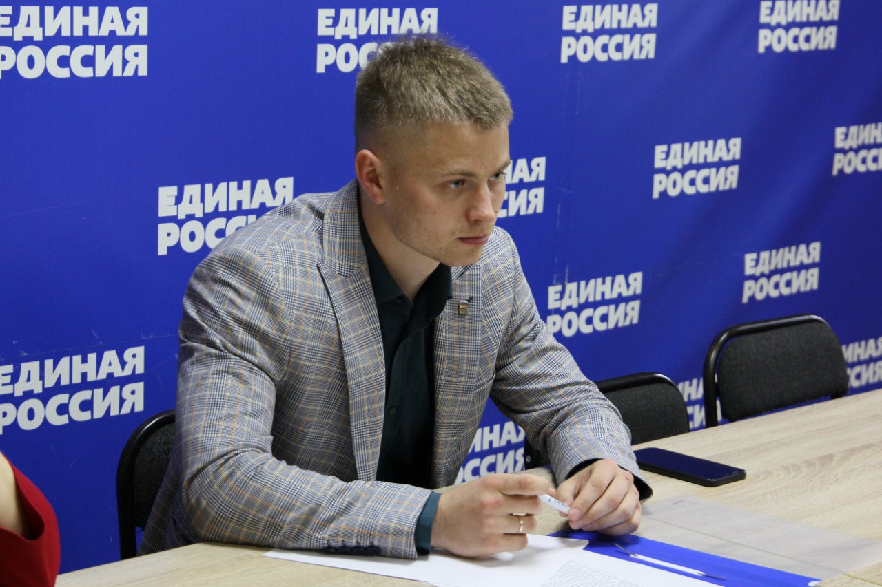 Председатель городской Думы Биробиджана Антон Болтов стал участником предварительного голосования Единой России