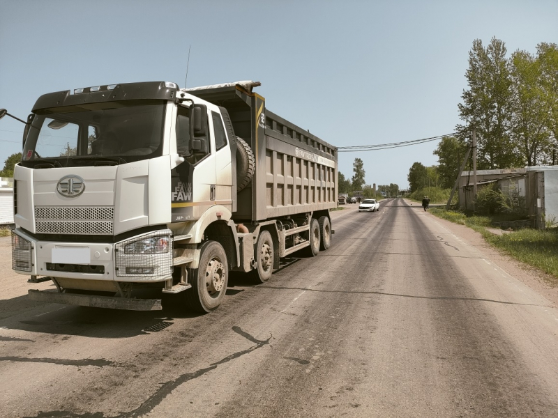 ДТП грузовика и легковушки зафиксировали сотрудники ГИБДД в п. Приамурский ЕАО