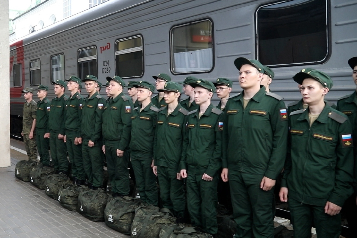 10 дней до приказа: весенний призыв на срочную службу завершается в  регионах ДФО | 06.07.2024 | Биробиджан - БезФормата