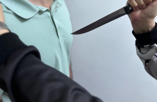 Ударил знакомого ножом в грудь: подозреваемого в убийстве задержали в Биробиджане